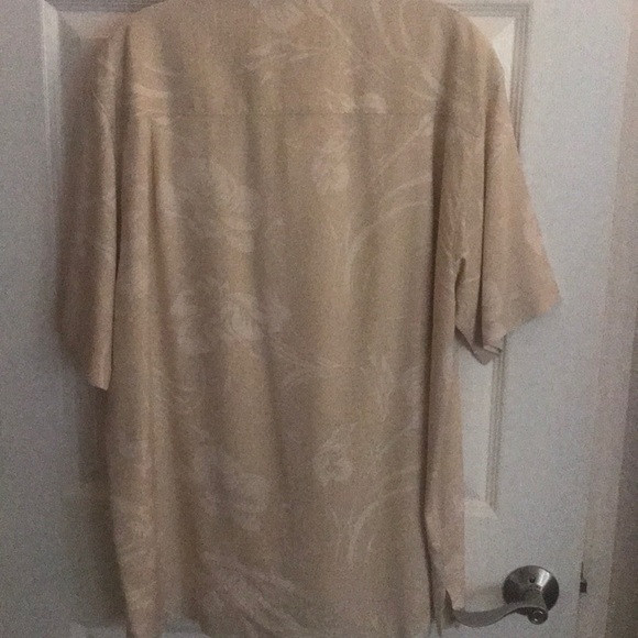 Tommy Bahama button down shirt - Picture 3 of 4